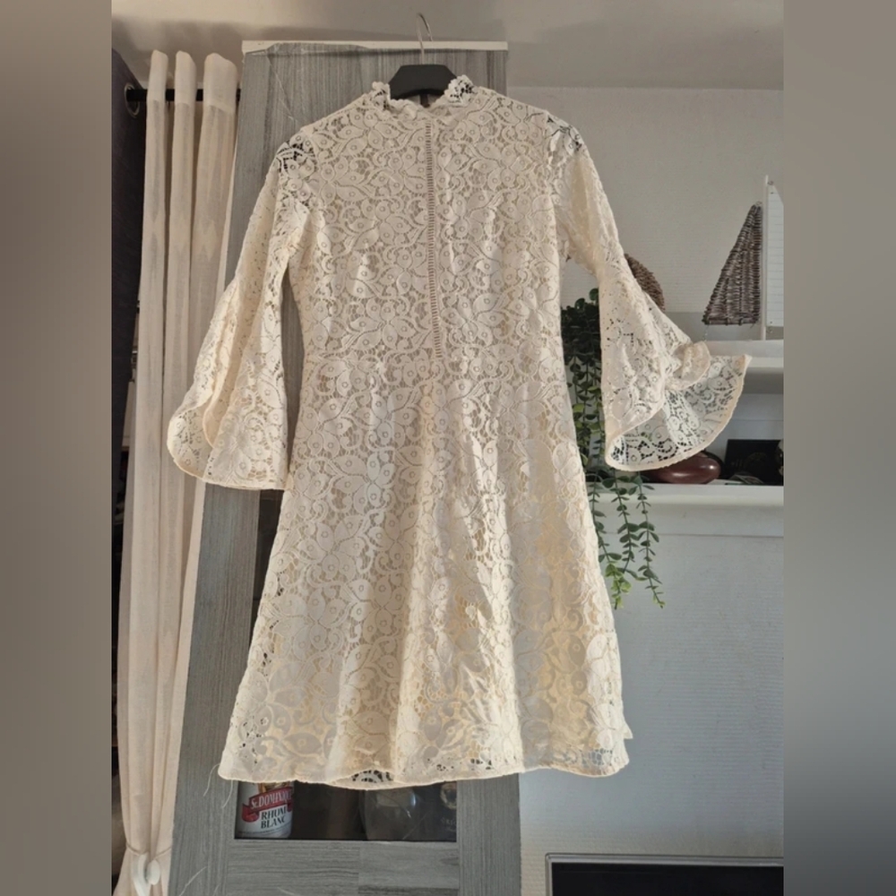 Women's Cream Lace A-Line Dress with Bell Sleeves